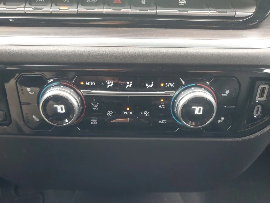 Used 2025 Black GMC SLT image 26