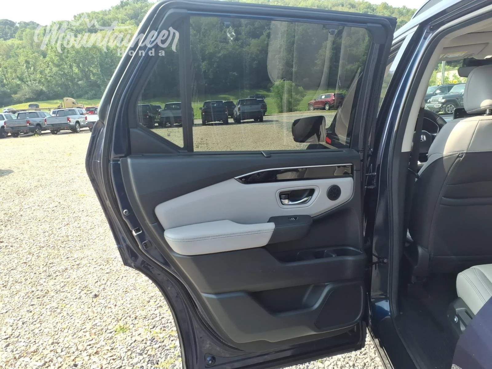 Used 2025 Obsidian Blue Pearl Honda Touring image 15