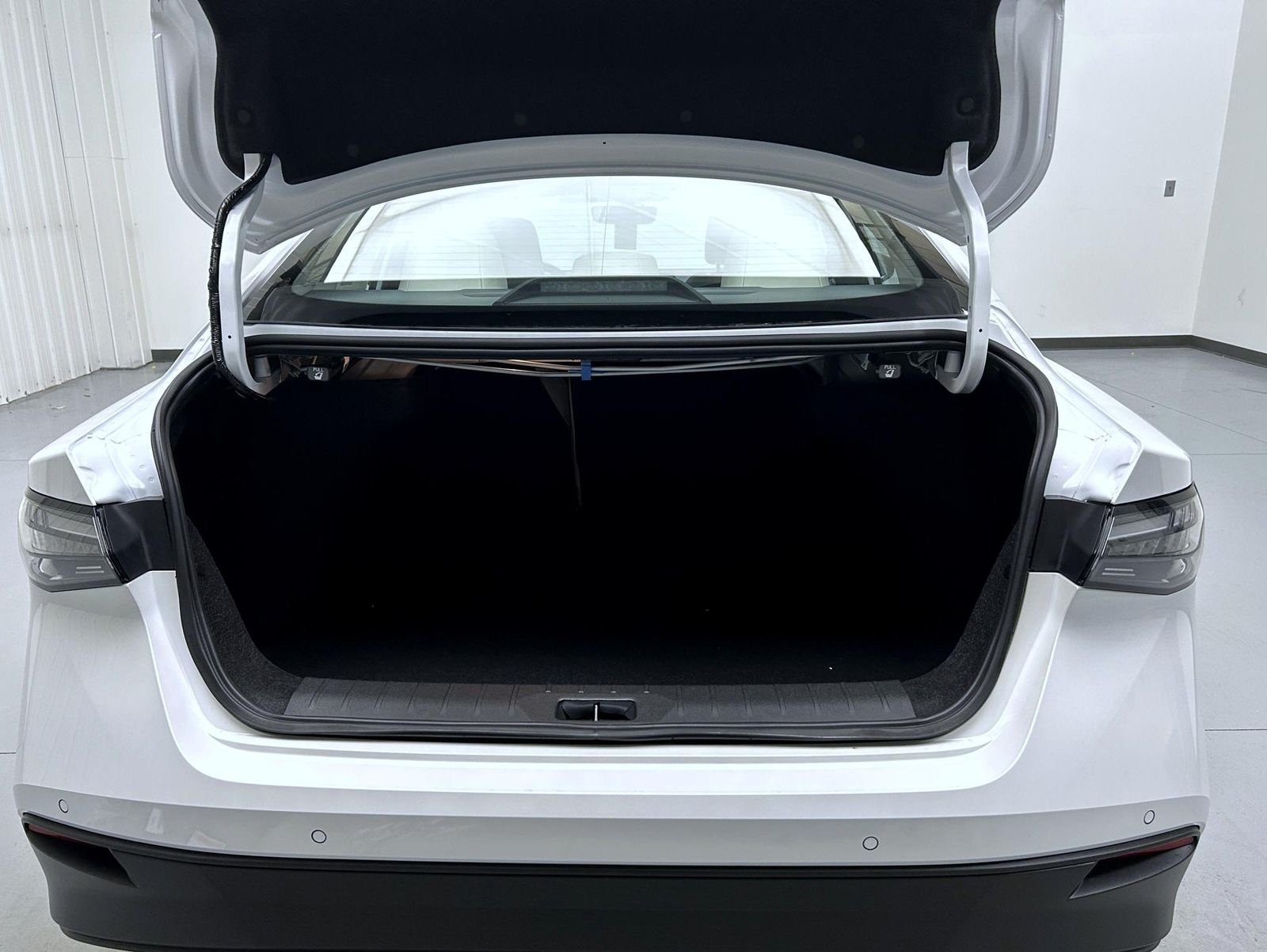 New 2026 Aspen White TriCoat Nissan SL image 9