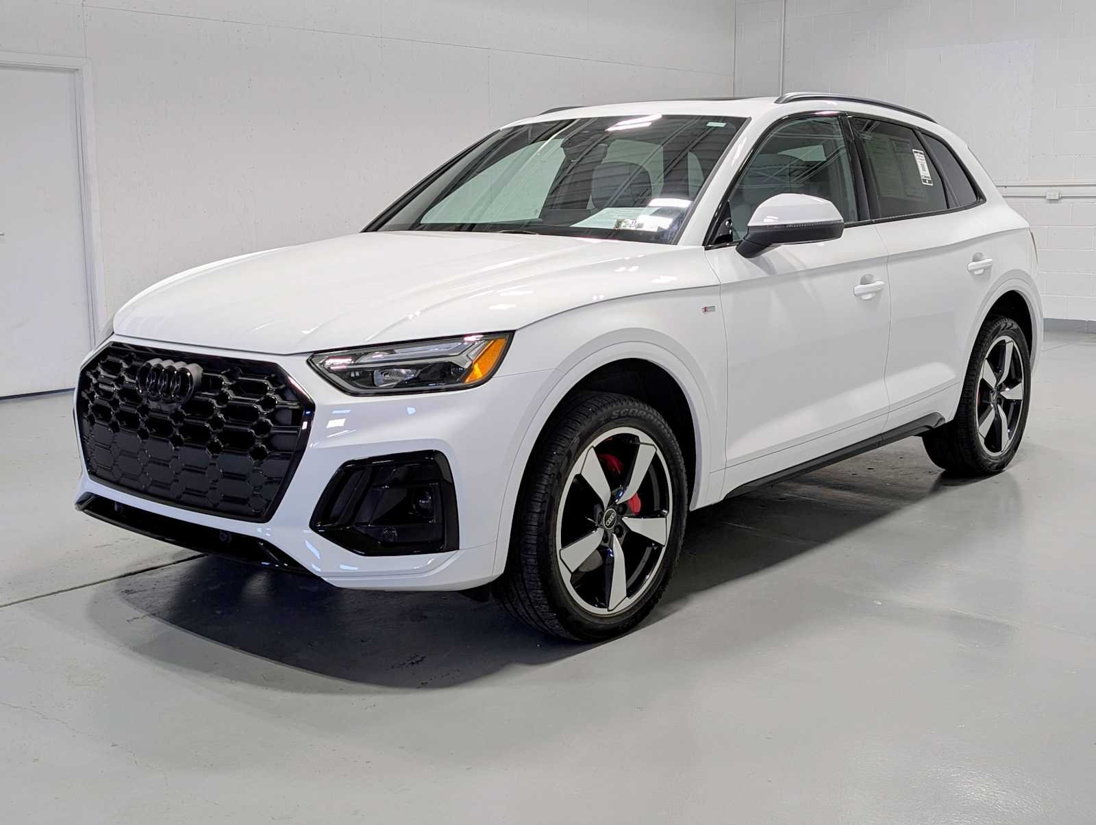 2024 Audi Q5 45 Premium Plus's photo