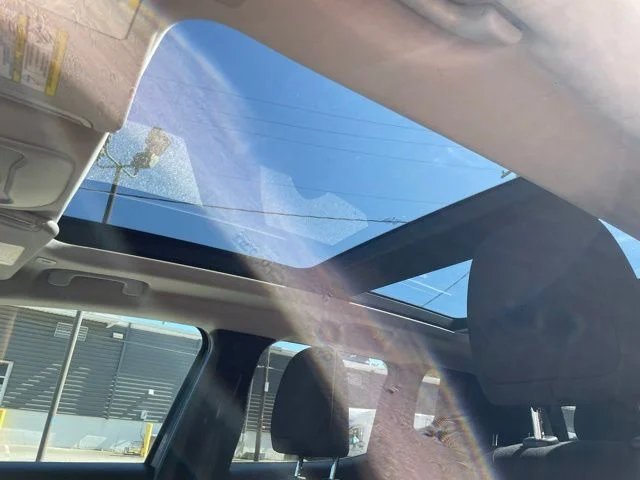 Used 2018 Blue Jeep Latitude image 30