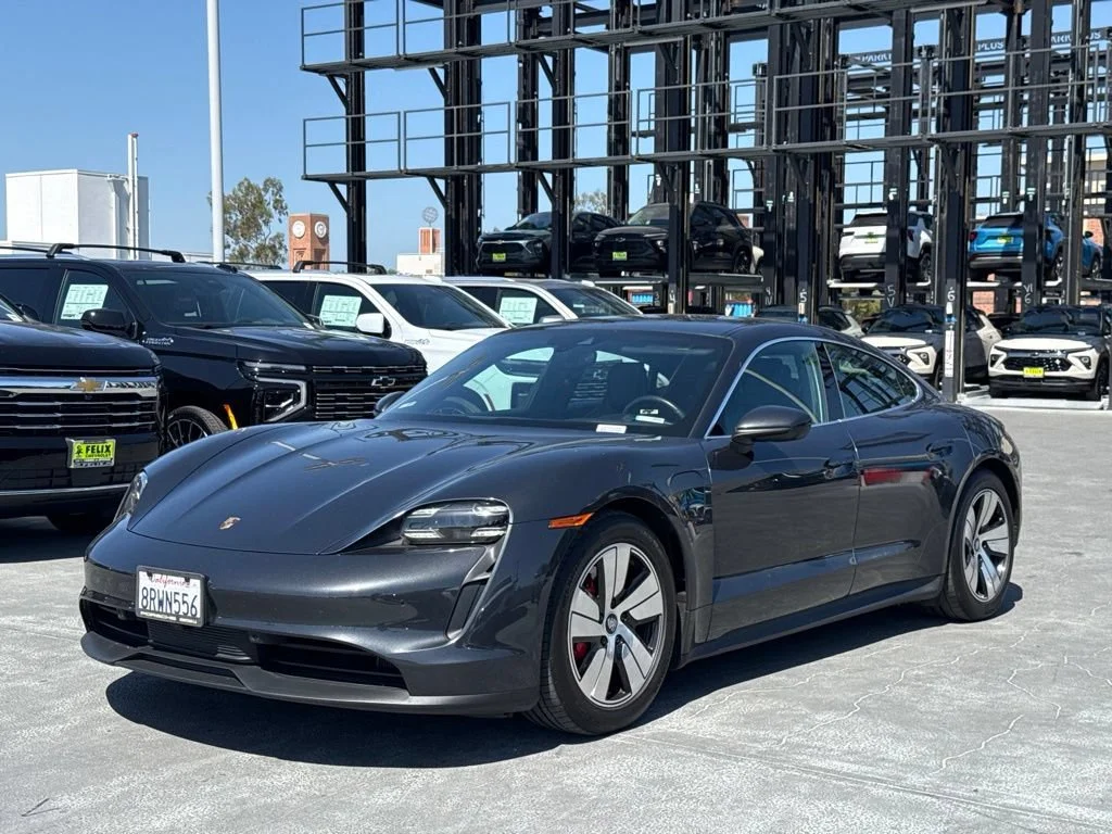 Used 2020  Porsche 4S image 1