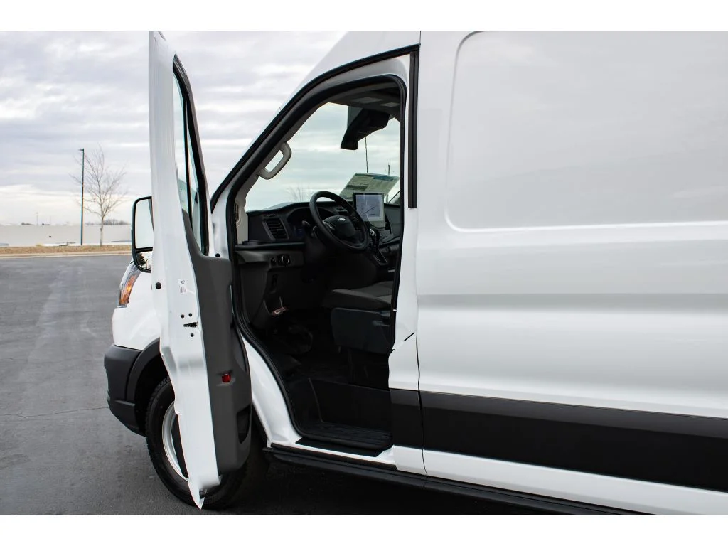 New 2026 OXFORD WHITE Ford Base image 16