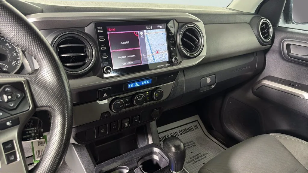 Used 2021  Toyota SR5 image 22