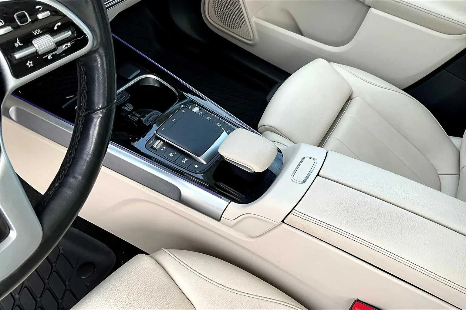 Used 2021 Polar White Mercedes-Benz GLB 250 image 17