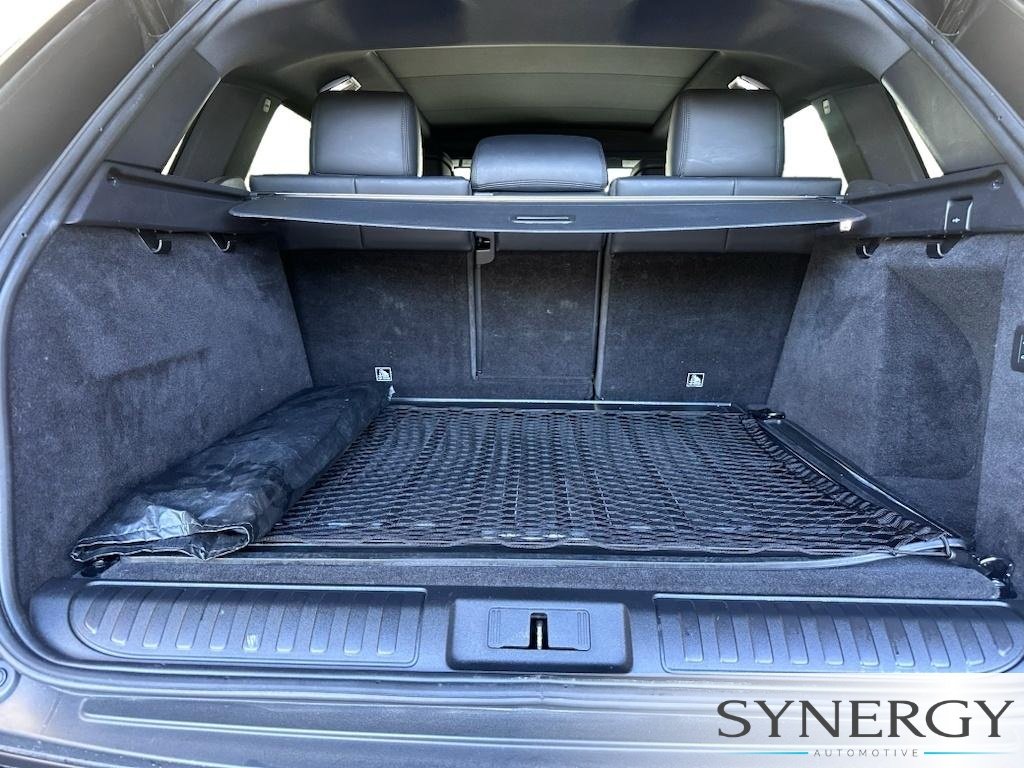 Used 2018 Silicon Silver Premium Metallic Land Rover HSE Dynamic image 7
