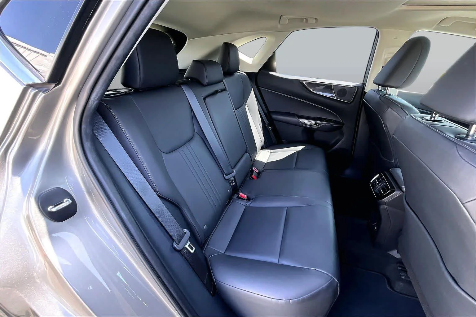 Used 2024 Atomic Silver Lexus  image 20