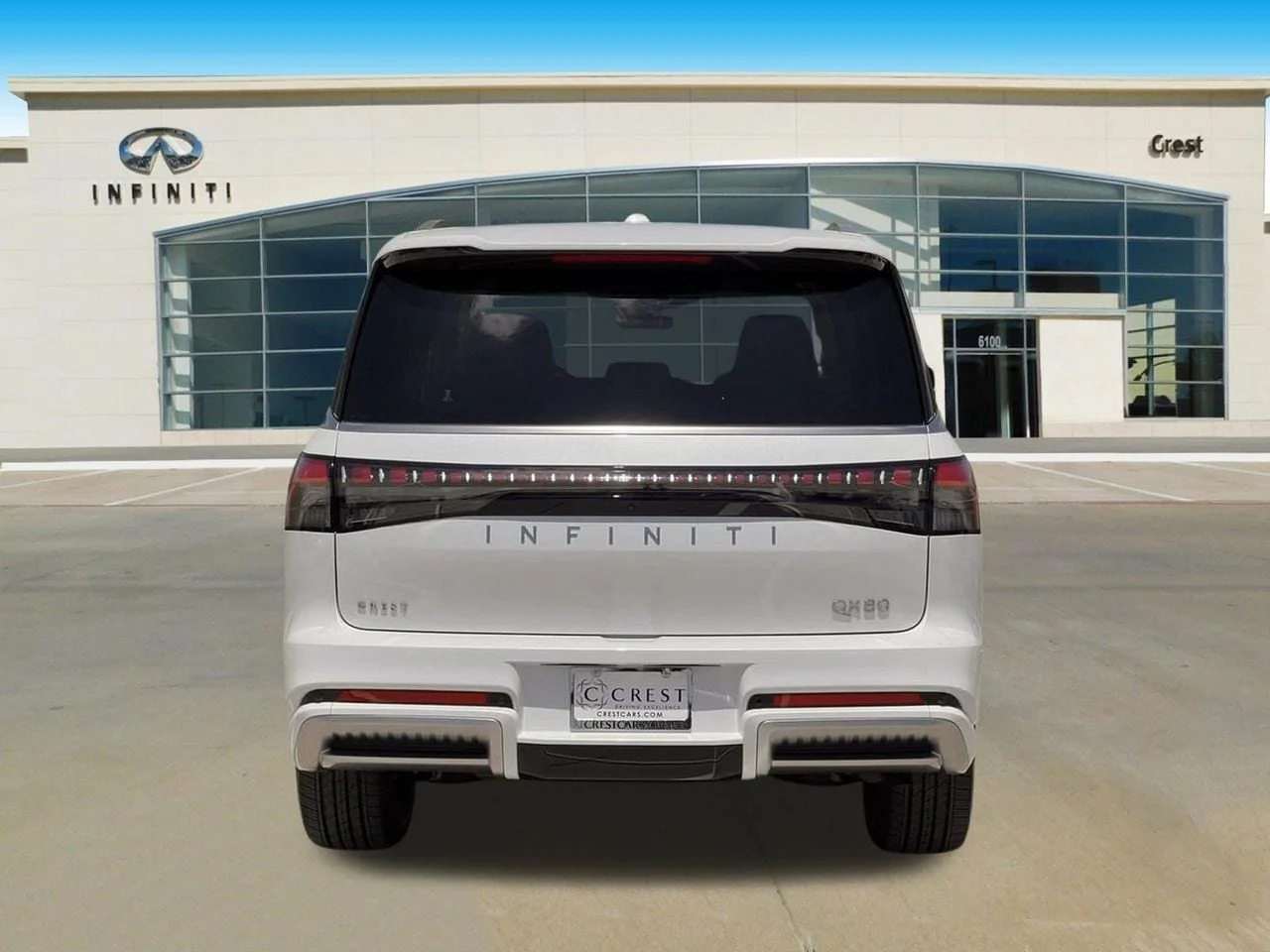 New 2027 RADIANT WHITE INFINITI Luxe 2WD image 4