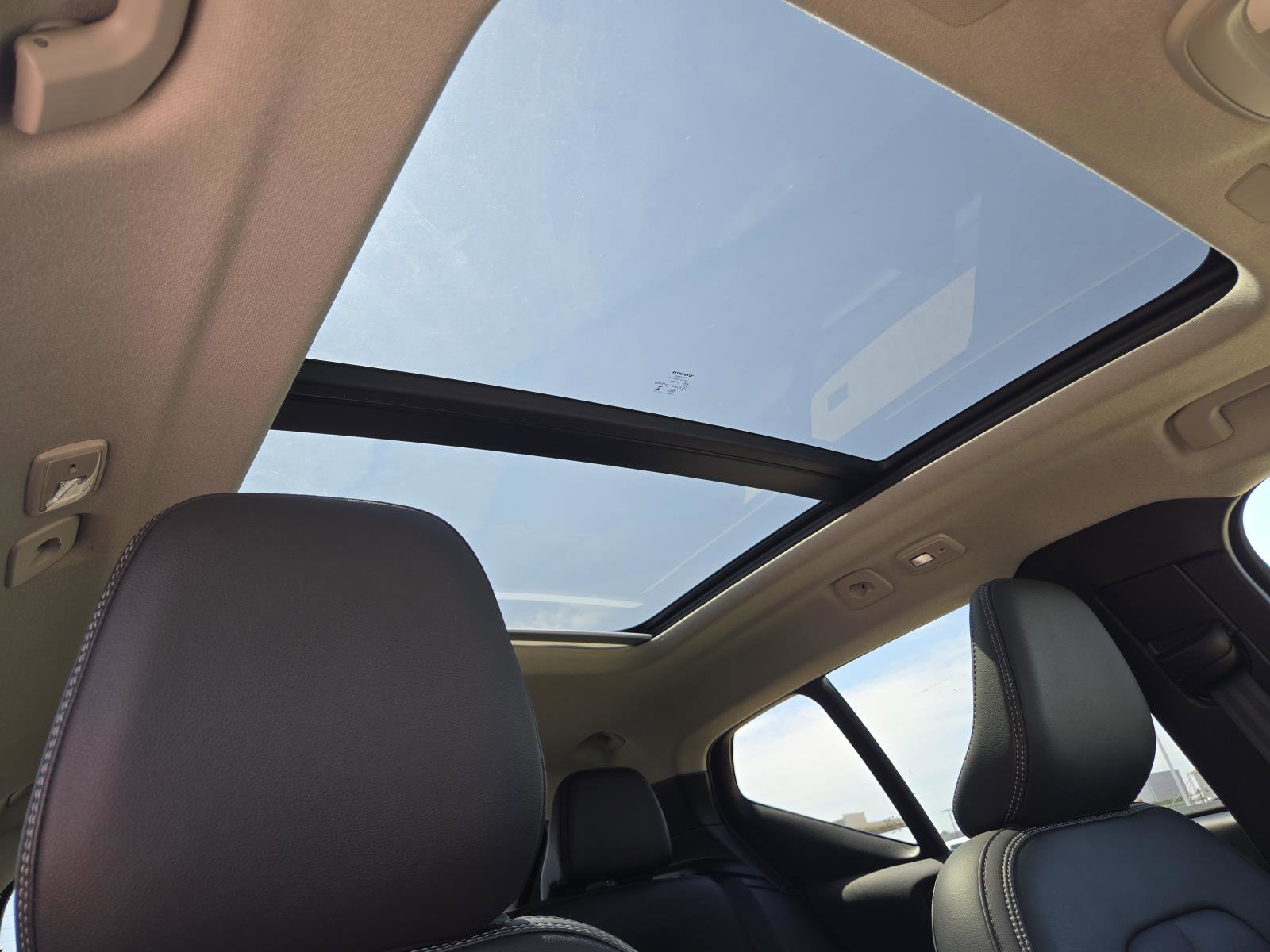 Used 2025 Black Volvo Plus Dark Theme image 43