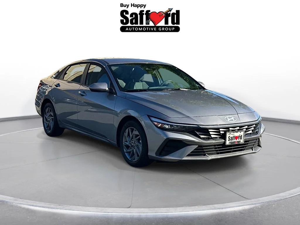 Used 2025  Hyundai Blue image 9