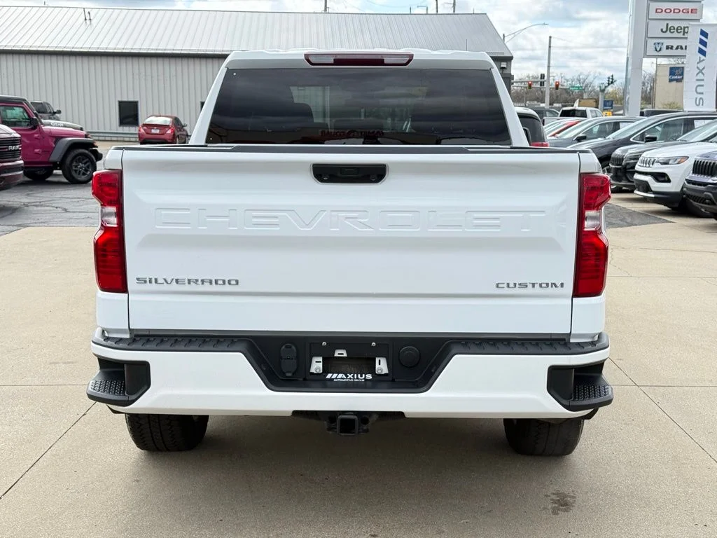 Used 2022  Chevrolet Custom image 6