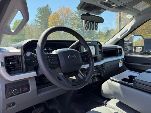 New 2026 Oxford White Ford F-550® XL image 16
