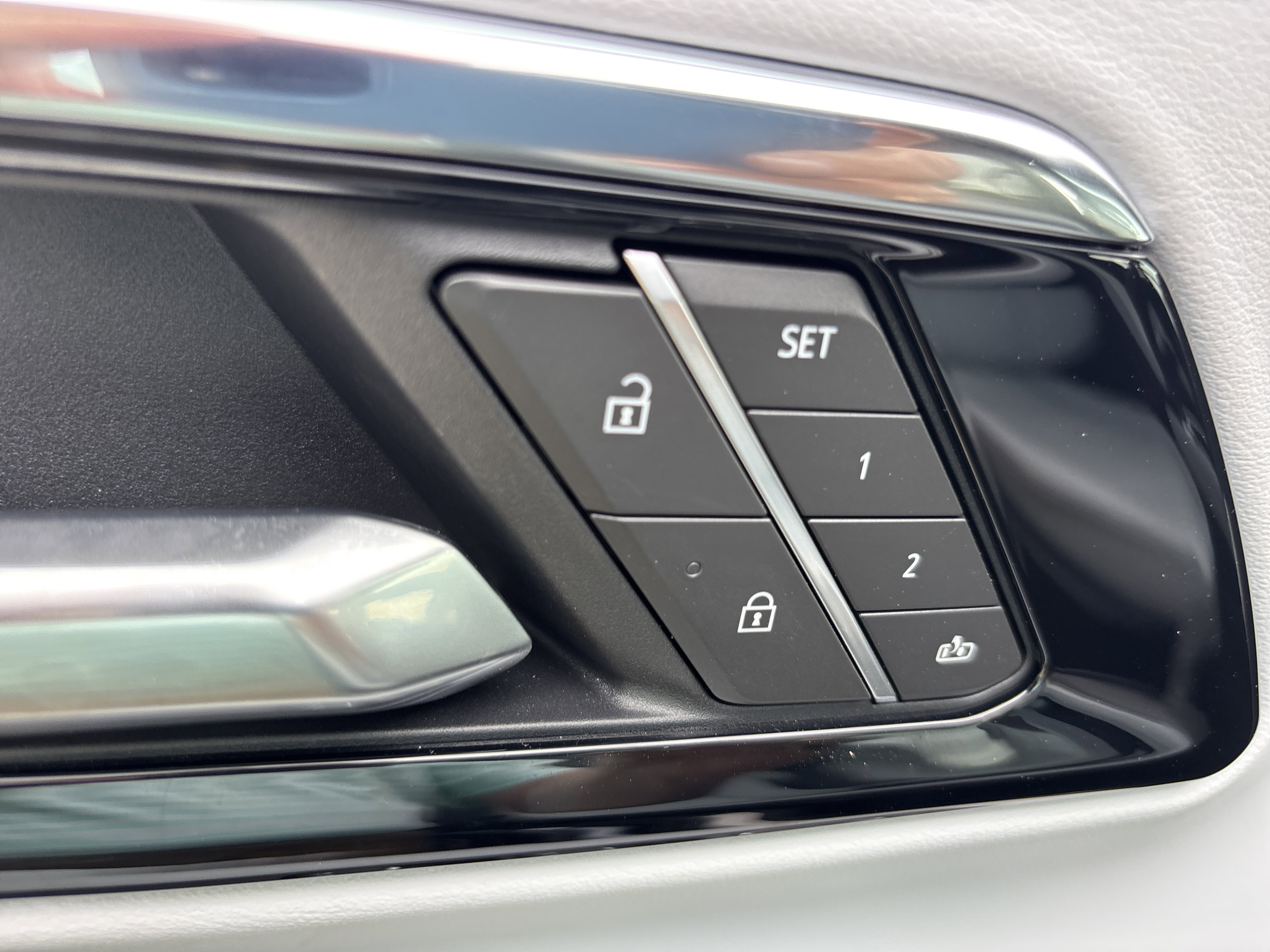 2025 Chevrolet Tahoe Premier - Photo 27
