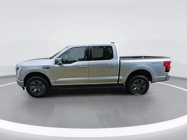Used 2025 Silver Ford Lariat image 2