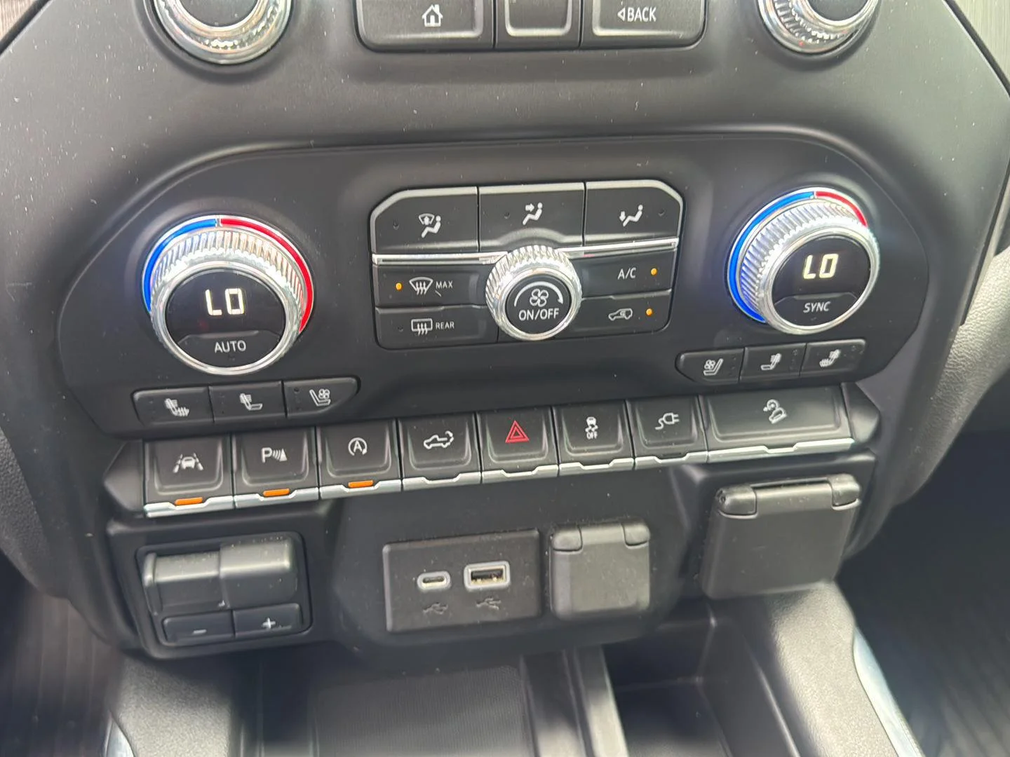 Used 2020 Summit White GMC AT4 image 9