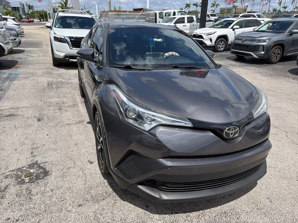 Used 2019 Magnetic Gray Metallic Toyota XLE image 1