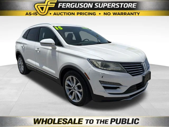 Used 2015 White Lincoln Base image 1