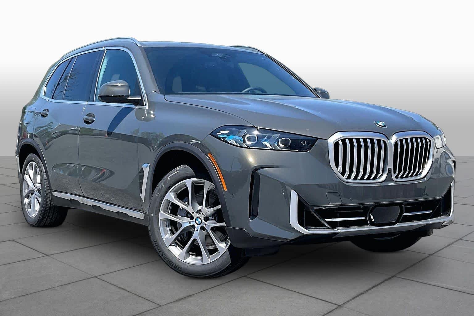 New 2026 Dravit Grey Metallic BMW xDrive40i image 2