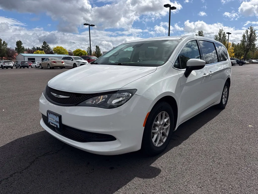 Used 2023 Bright White Clearcoat Chrysler LX image 3