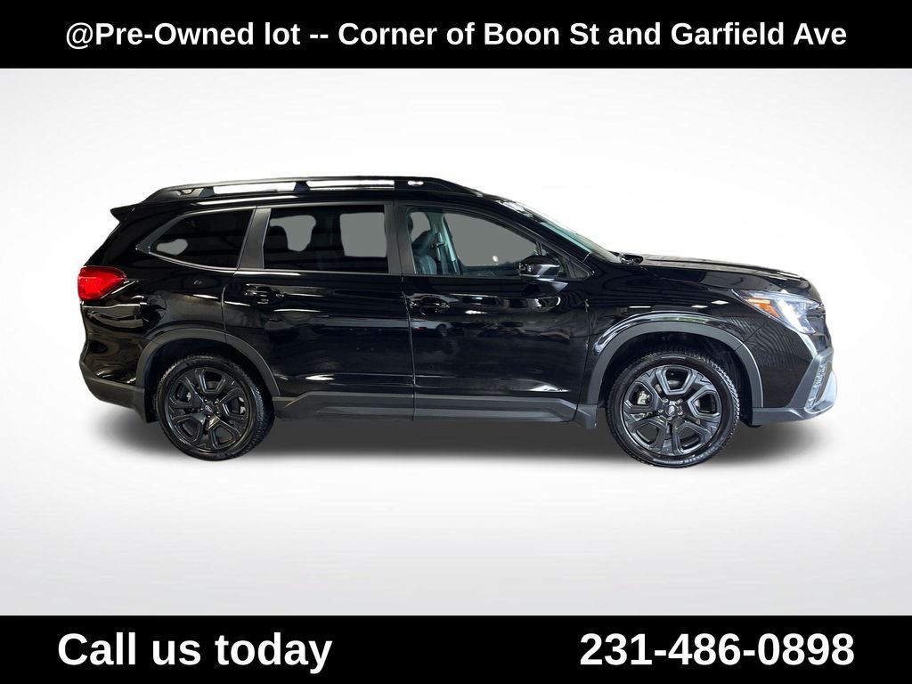 Used 2025 Black Subaru Onyx Edition Touring image 6