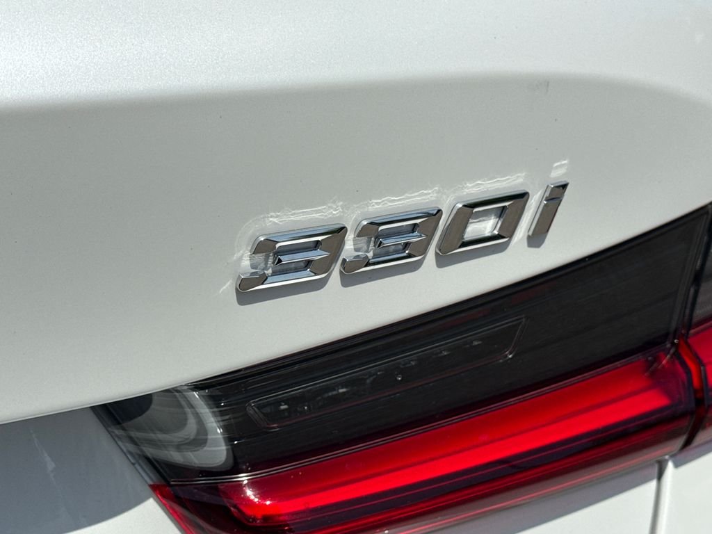 New 2026 Mineral White Metallic BMW 330i image 9