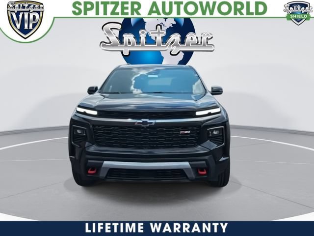 New 2026 Mosaic Black Metallic Chevrolet Z71 image 3