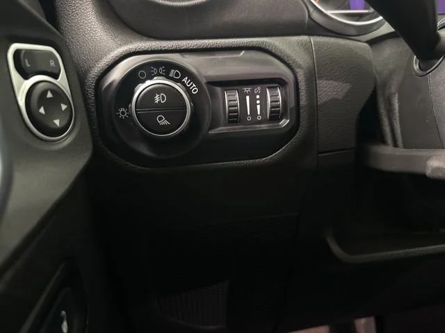 Used 2020 Black Jeep Overland image 11