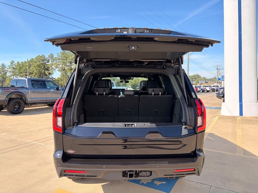 New 2027 Agate Black Metallic Ford Tremor® image 30