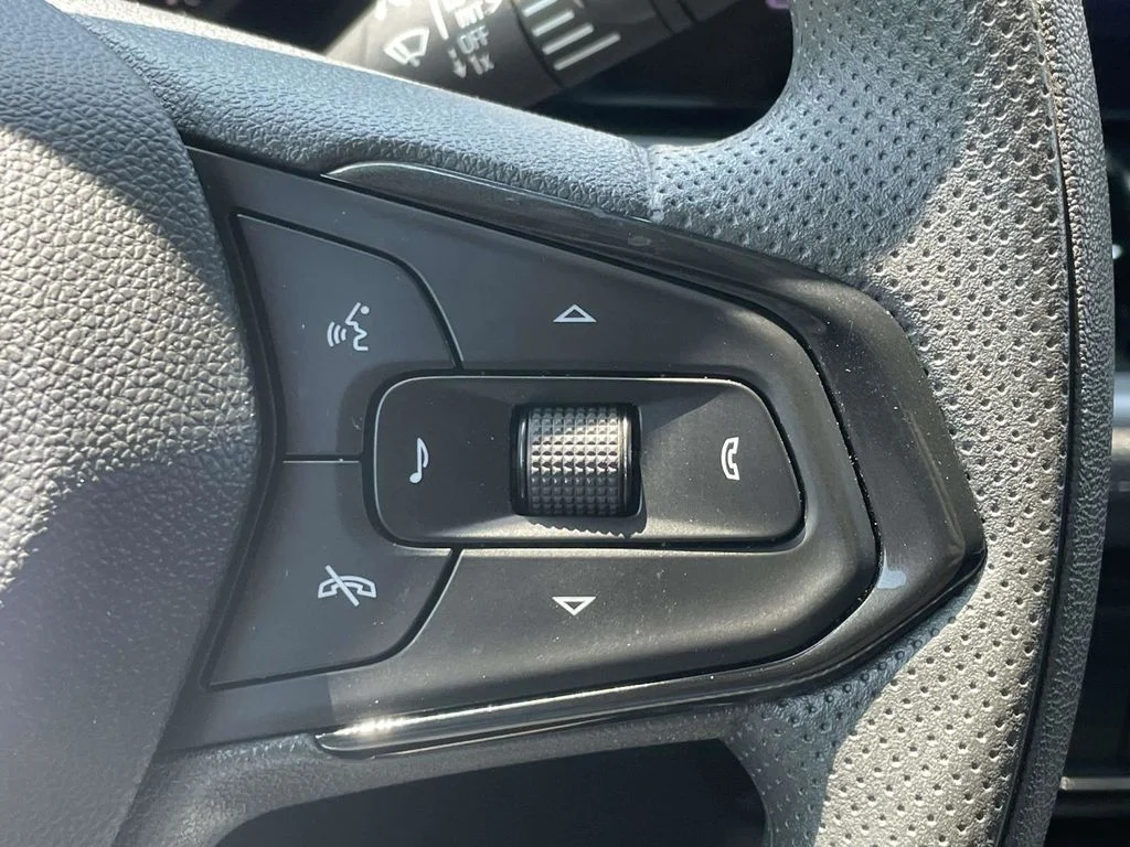 Used 2025 Gray Chevrolet LT image 30