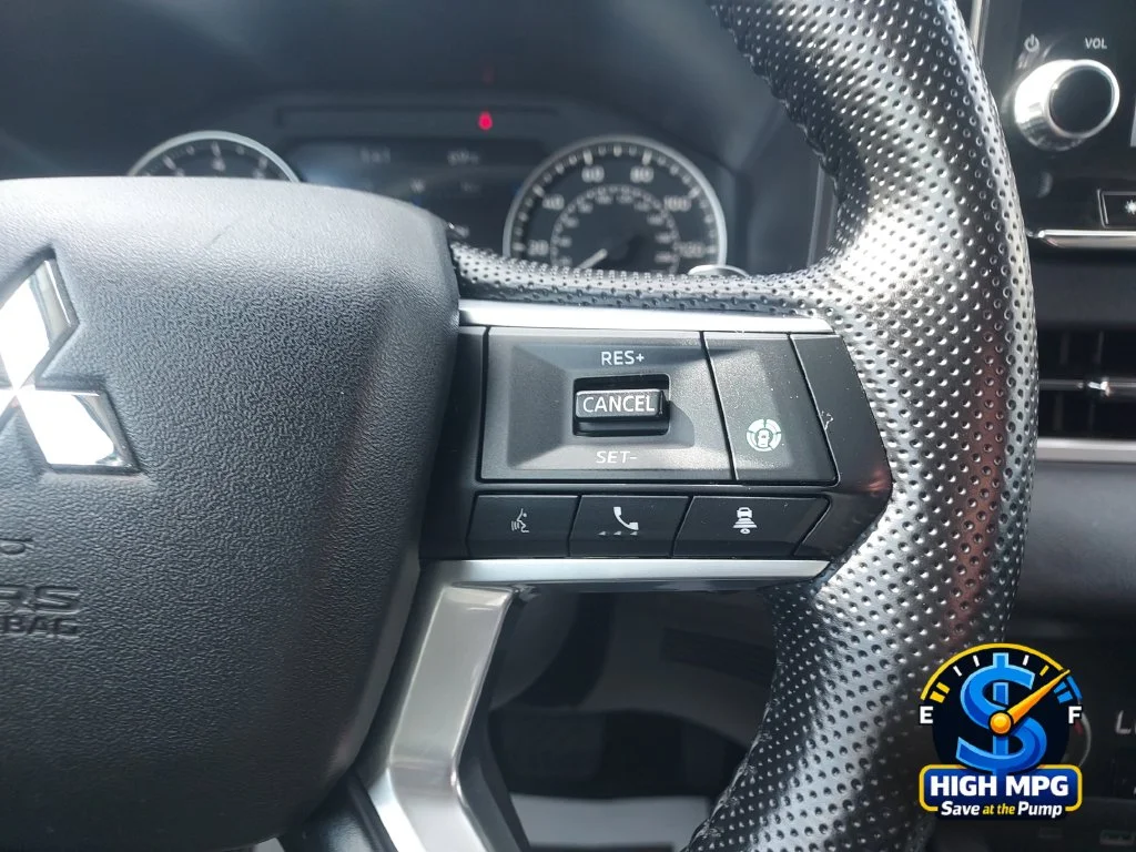 Used 2024 Black Mitsubishi SE image 18