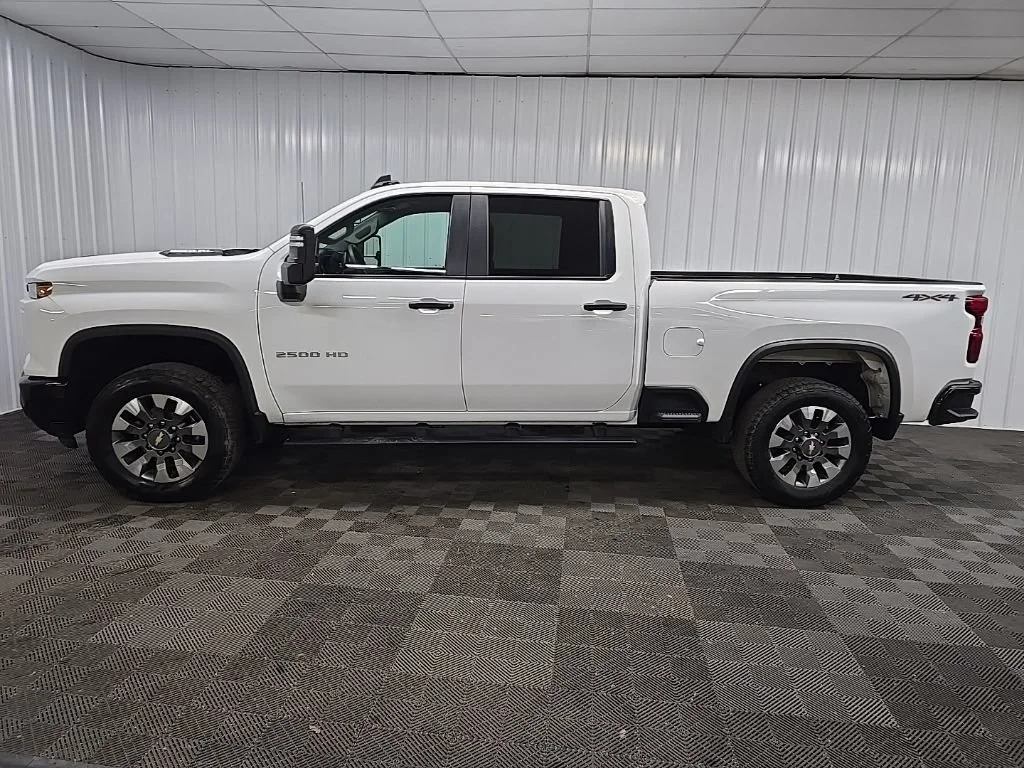 Used 2024 Summit White Chevrolet Custom image 5