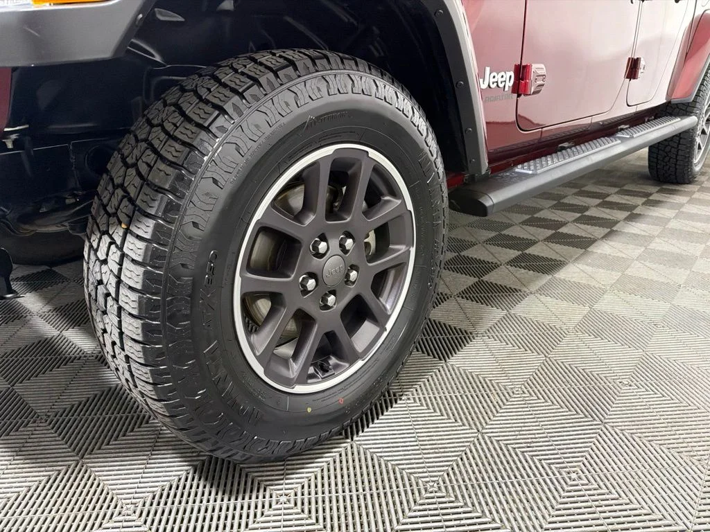 Used 2021 Red Jeep Overland image 27