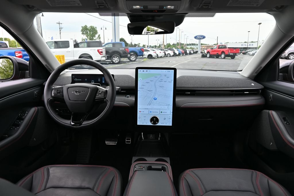 Used 2025 Magenta Ford Premium image 28