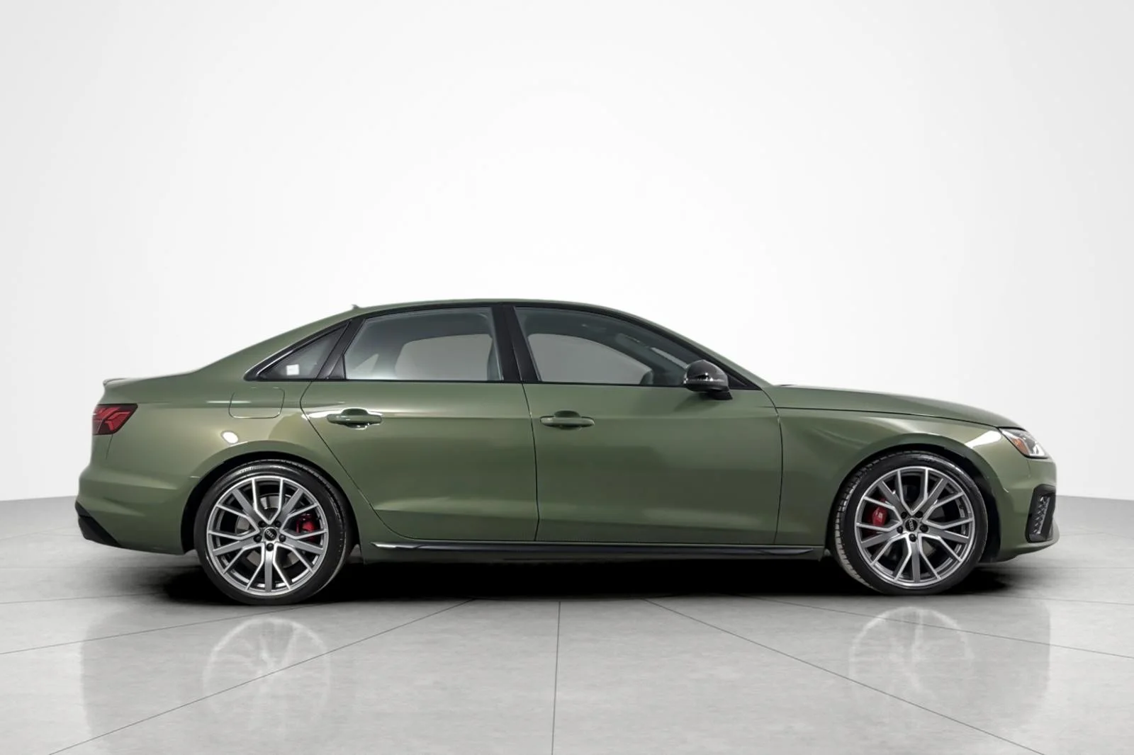 Used 2023 District Green Metallic Audi Premium Plus 3.0 TFSI quattro image 6