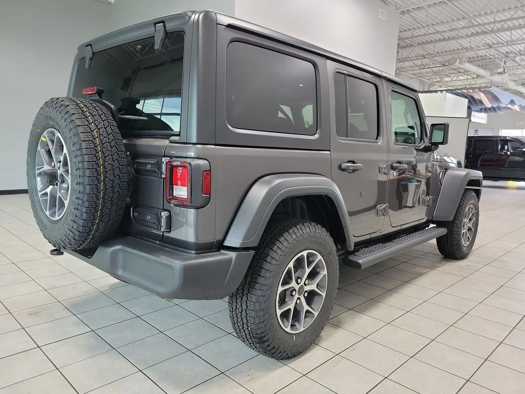 New 2026 Granite Crystal Metallic Clearcoat Jeep Sport S image 7