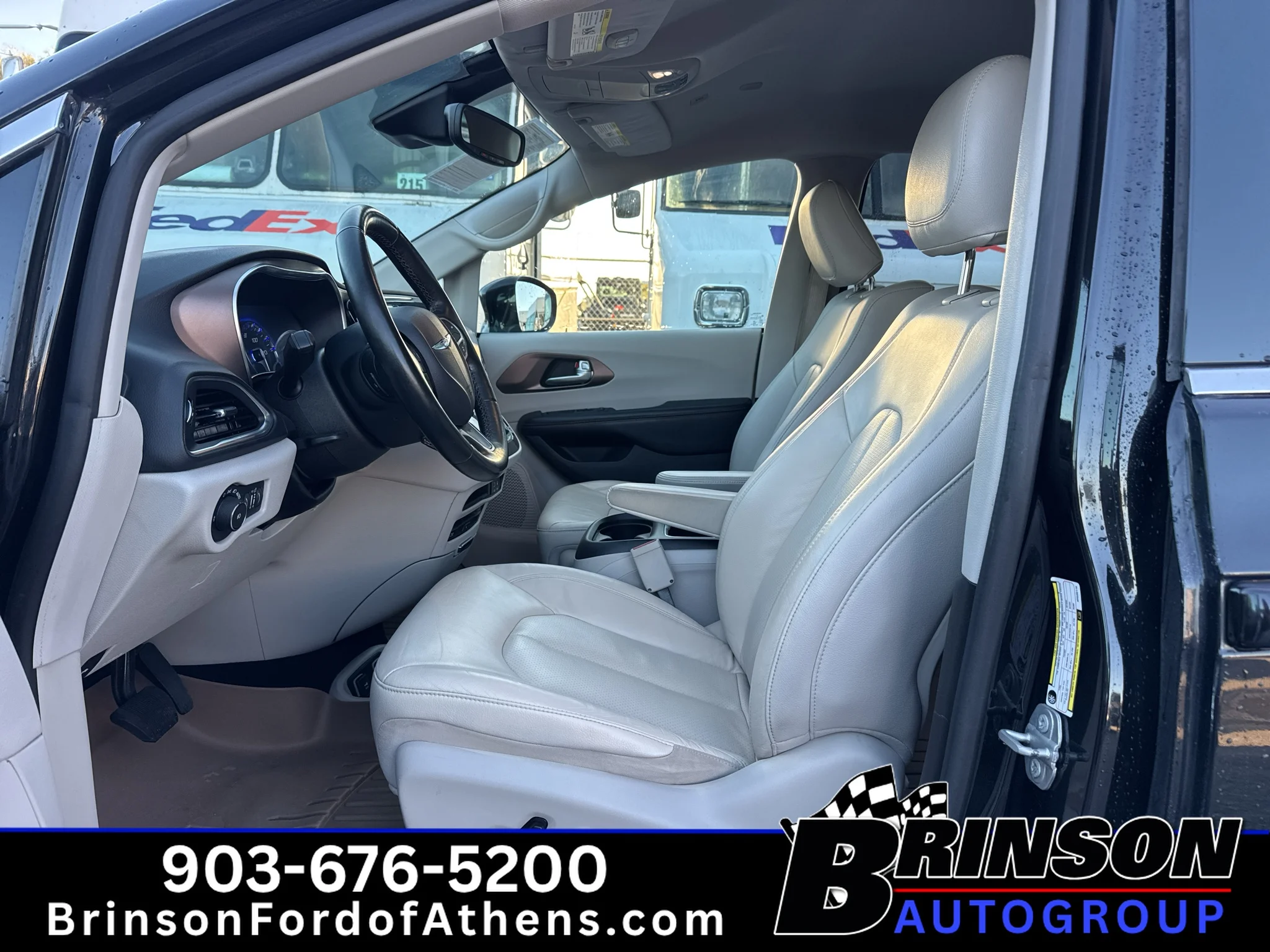 Used 2019 Brilliant Black Crystal Pearlcoat Chrysler Touring L Plus image 24