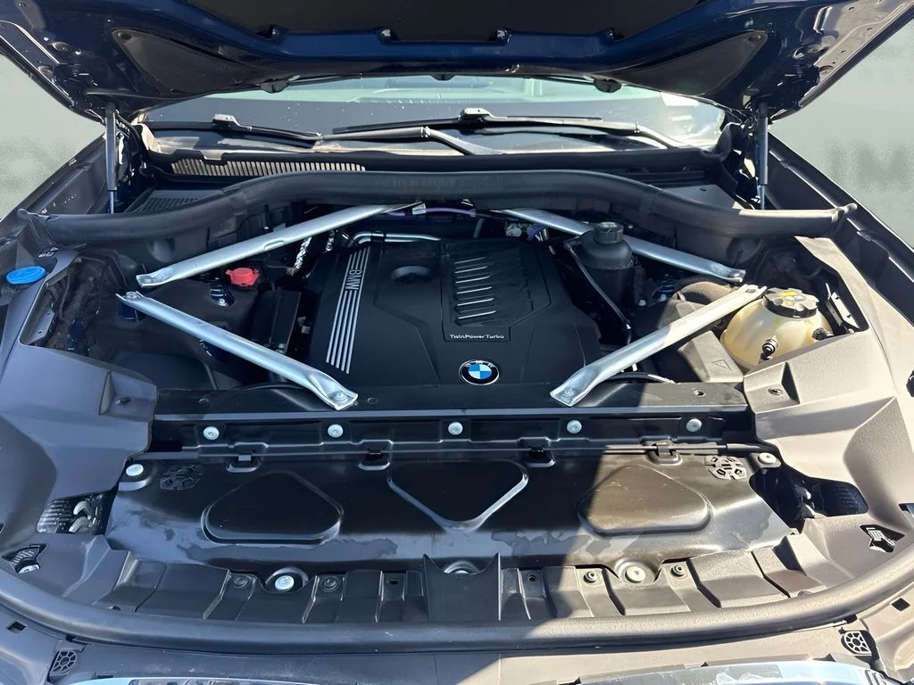 Used 2021 Blue BMW xDrive40i image 30