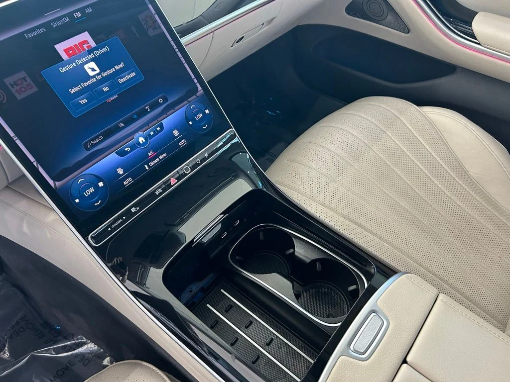 Used 2022 White Mercedes-Benz S 500 image 53