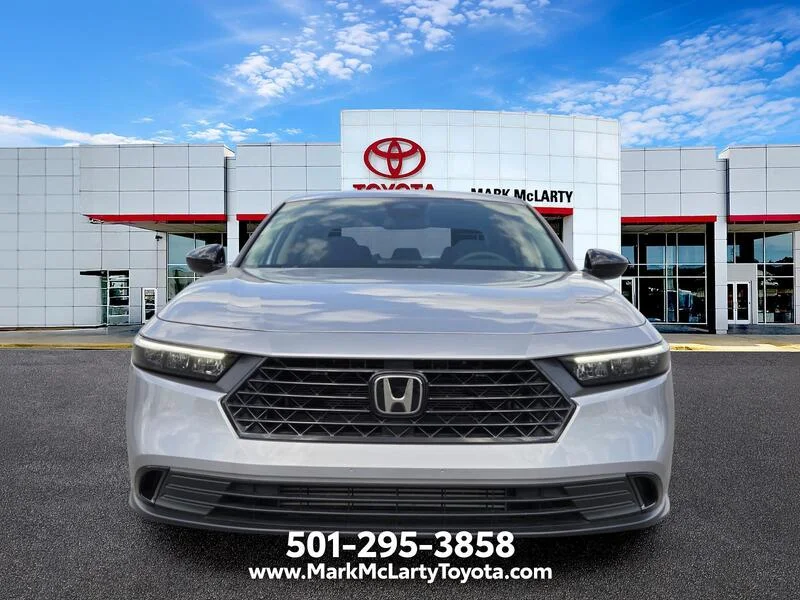 Used 2025 Solar Silver Metallic Honda SE CVT image 8