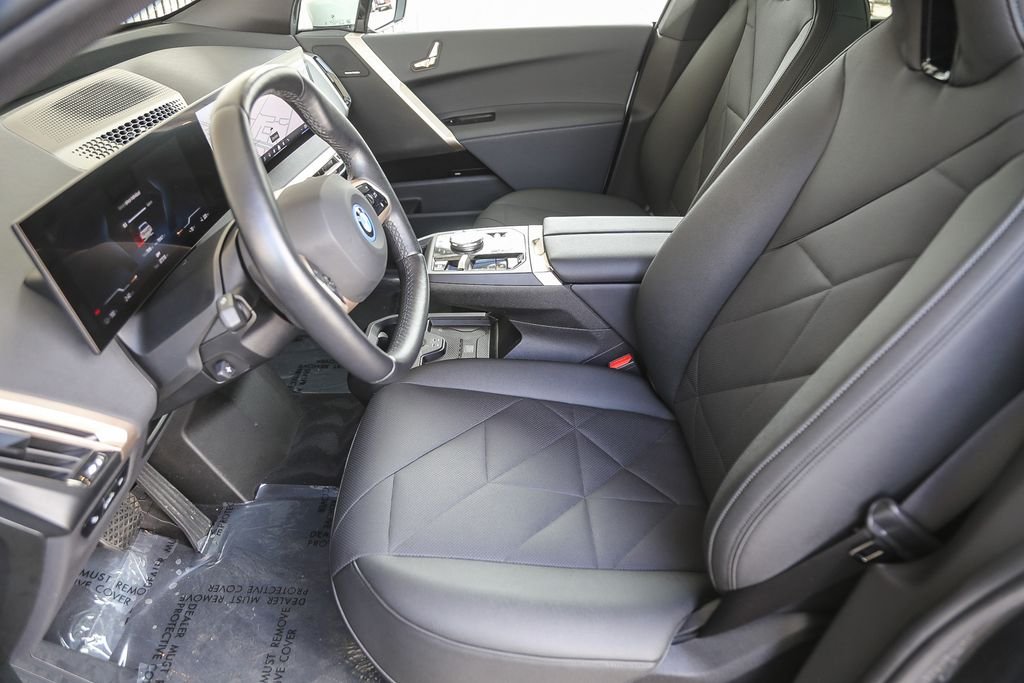 2025 BMW iX 50 - Photo 14