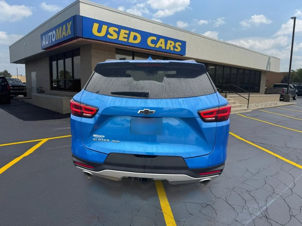 Used 2024 Riptide Blue Chevrolet LT image 6