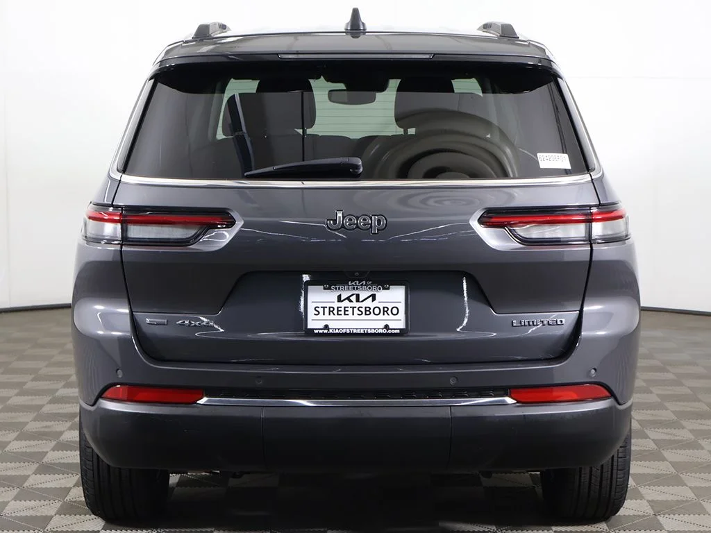 Used 2022 Gray Jeep Limited image 16