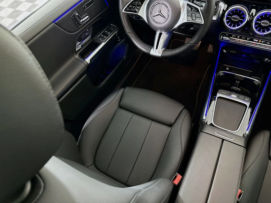 Used 2026 Black Mercedes-Benz GLB 250 image 21