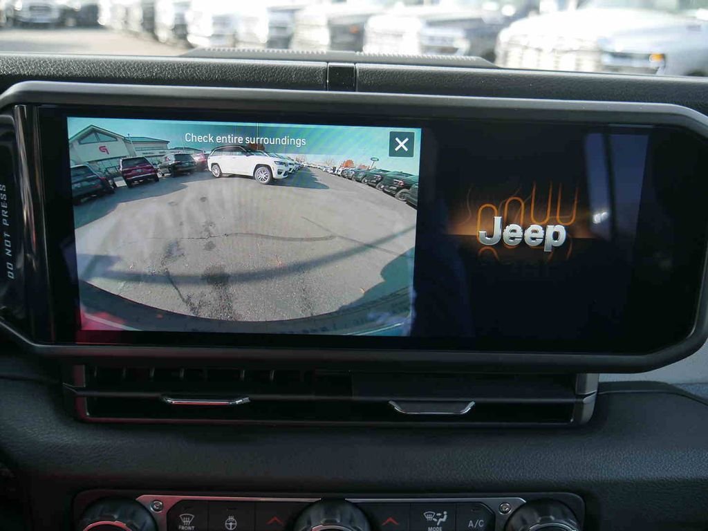 New 2026 Granite Crystal Metallic Clearcoat Jeep Sport S image 37