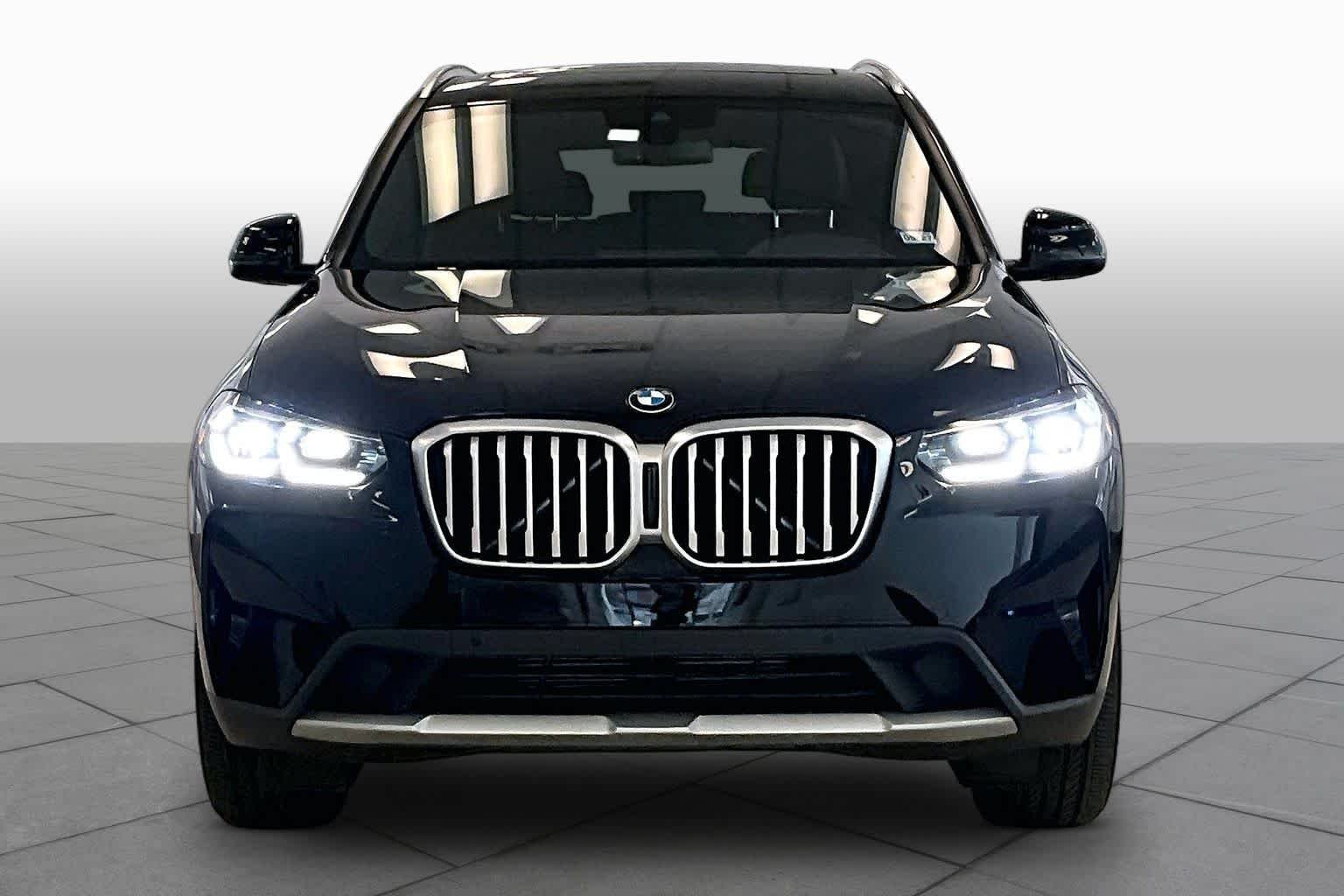Used 2023 Jet Black BMW sDrive30i image 3