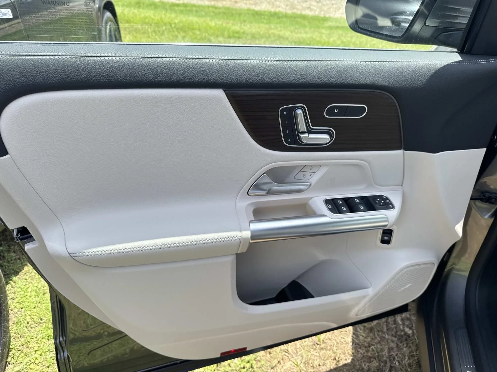 New 2026 Gray Mercedes-Benz GLA 250 image 11