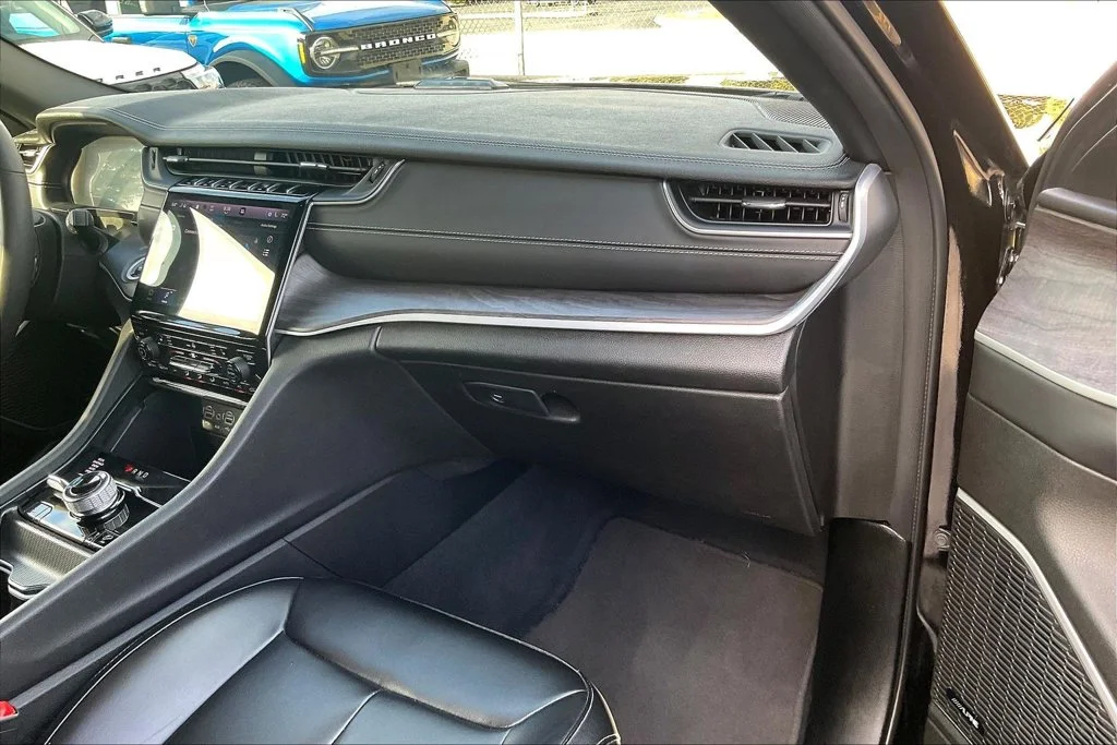 Used 2024 Diamond Black Jeep 4xe image 15
