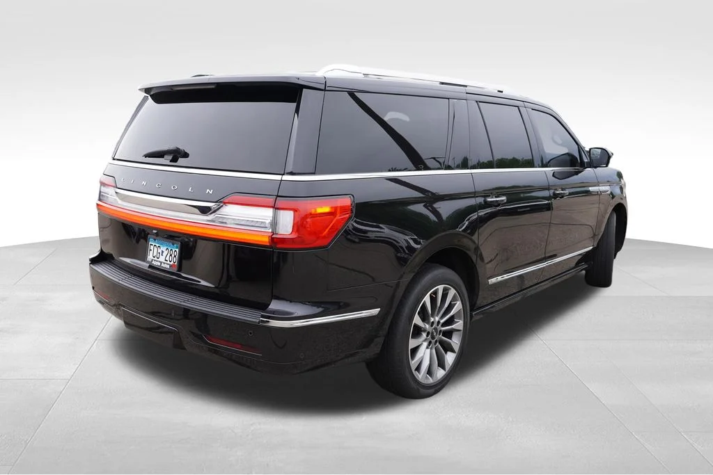 Used 2020 Infinite Black Lincoln Reserve image 3