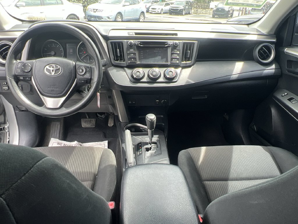 Used 2018 Silver Toyota LE image 18