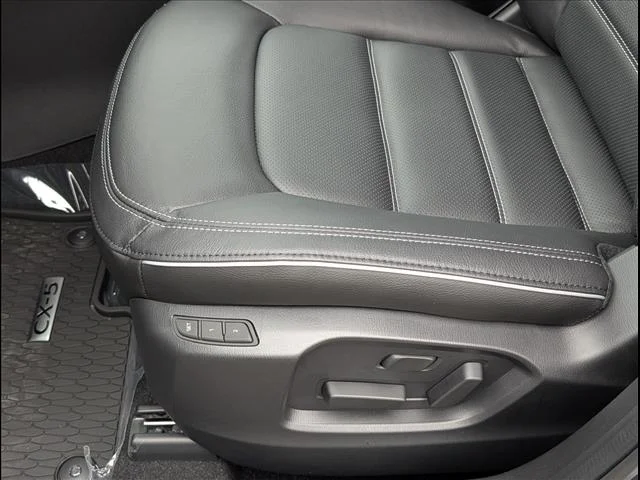 2025 Mazda CX-5 - Photo 9